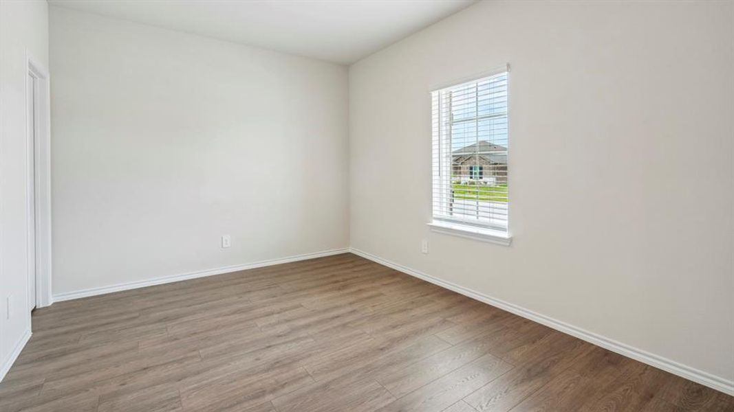 Spacious, unfurnished interior of a new home in Frontier Pointe, Princeton (Image 16).