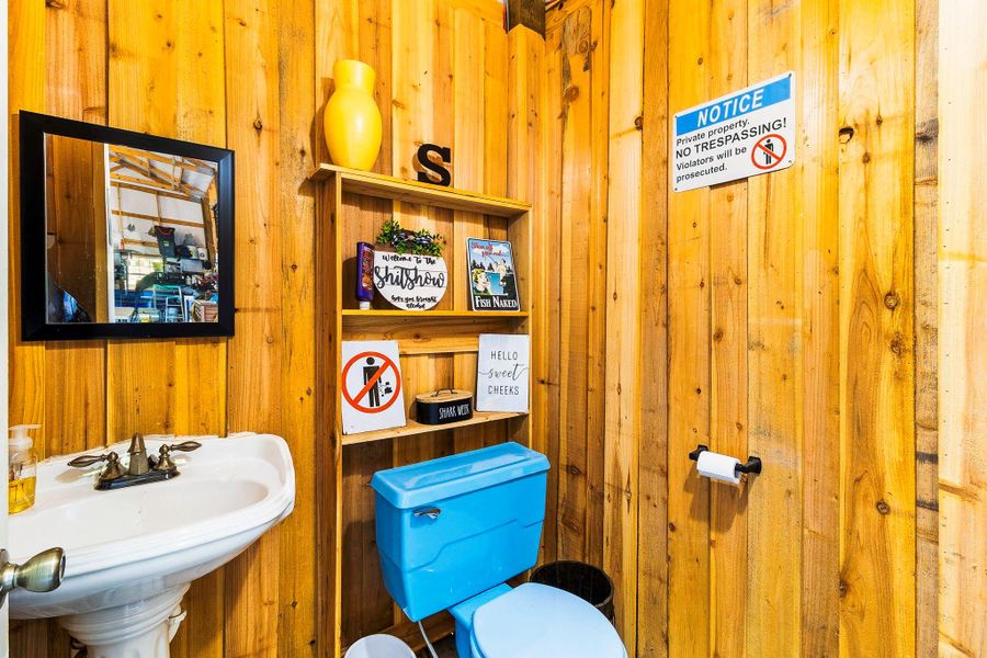 Furnished interior view inside a new home in , Normangee (Image 15).