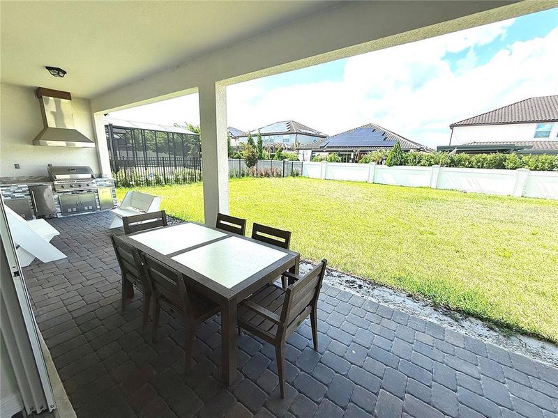 Exterior details and patio area of a home in , Orlando (Image 4).