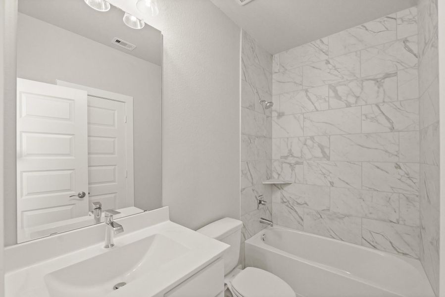 Furnished interior view inside a new home in Briarwood Crossing, Rosenberg (Image 2). Furnished interior view inside a new home in Briarwood Crossing, Rosenberg (Image 2).