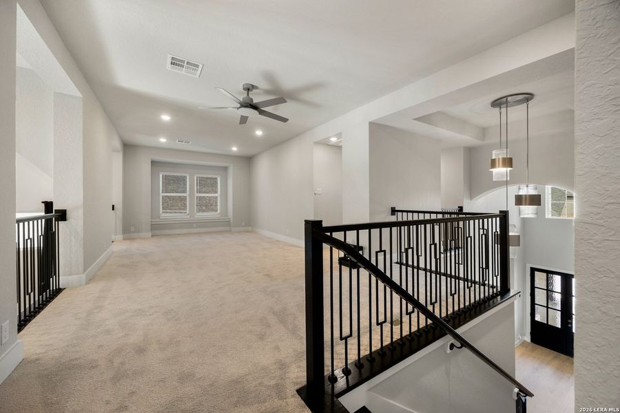 Spacious, unfurnished interior of a new home in Ventana, Bulverde (Image 24).