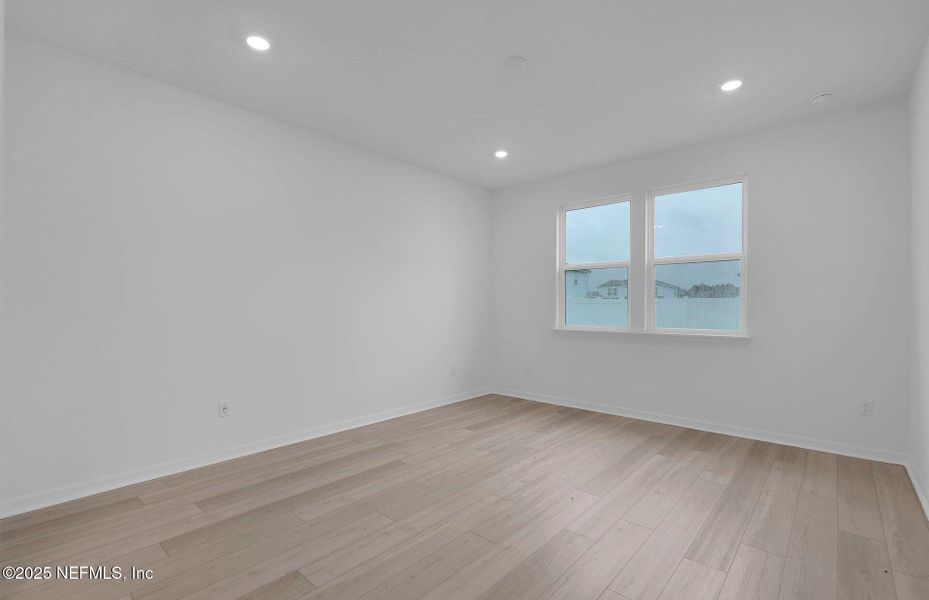 Spacious, unfurnished interior of a new home in Double Branch, Middleburg (Image 13). Spacious, unfurnished interior of a new home in Double Branch, Middleburg (Image 13).