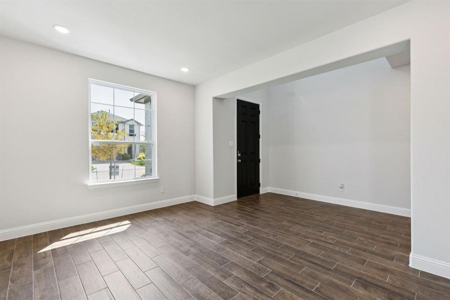 Spacious, unfurnished interior of a new home in Venetian, Celina (Image 16).