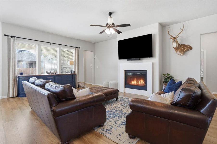 Furnished interior view inside a new home in Morningstar, Aledo (Image 10).