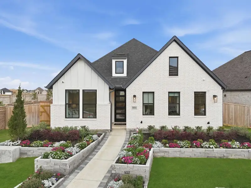 Braeswood B Exterior
