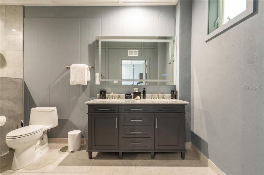 Furnished interior view inside a new home in , Marathon (Image 65). Furnished interior view inside a new home in , Marathon (Image 65).