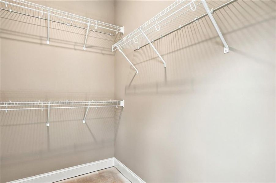 Spacious, unfurnished interior of a new home in , Jasper (Image 30).