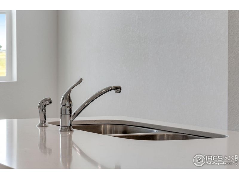 Image 17 of a home in Vista Meadows.