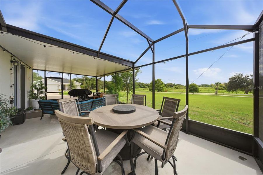 Exterior details and patio area of a home in , Haines City (Image 29).