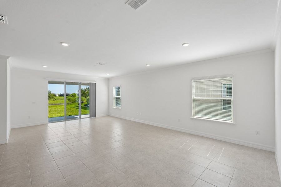 Spacious, unfurnished interior of a new home in Heritage Station, Punta Gorda (Image 47).
