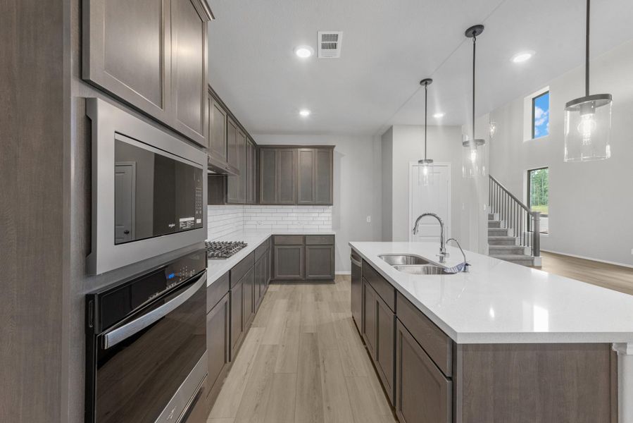 The kitchen is a chef's dream!