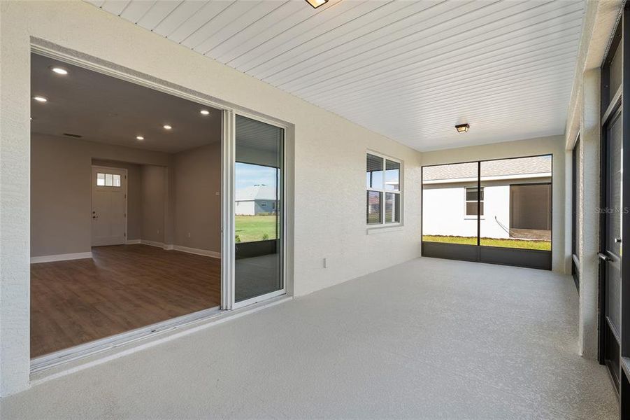 Exterior details and patio area of a home in , Ocala (Image 33).