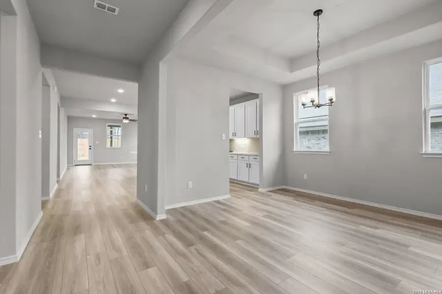 Spacious, unfurnished interior of a new home in Hannah Heights, Seguin (Image 23).