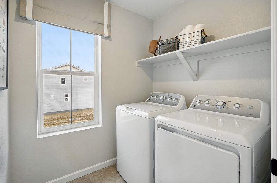 Representative interior finishes for a home built from the Stella Plus by Taylor Morrison in Sugar Creek Horizon Collection, Loveland (Image 16).