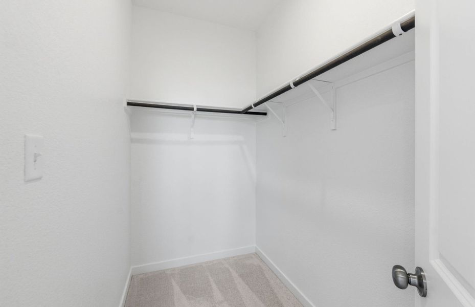 Spacious, unfurnished interior of a new home in Alto, San Marcos (Image 12).