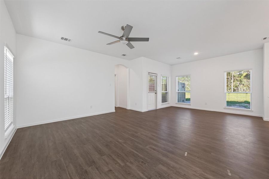 Spacious, unfurnished interior of a new home in Enclave at Willis, Willis (Image 27).