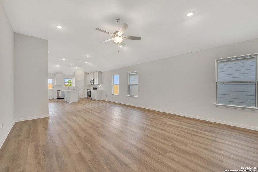 Spacious, unfurnished interior of a new home in Park Place, New Braunfels (Image 28). Spacious, unfurnished interior of a new home in Park Place, New Braunfels (Image 28).
