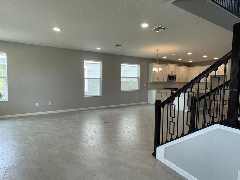 Spacious, unfurnished interior of a new home in Center Lake on the Park, St. Cloud (Image 23).