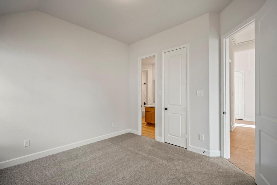 Spacious, unfurnished interior of a new home in Jordan Ranch 70' Lots, Fulshear (Image 40).