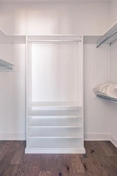 Image 33 of a home in .