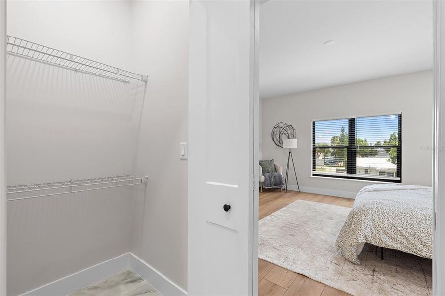 Spacious, unfurnished interior of a new home in , Tampa (Image 23).