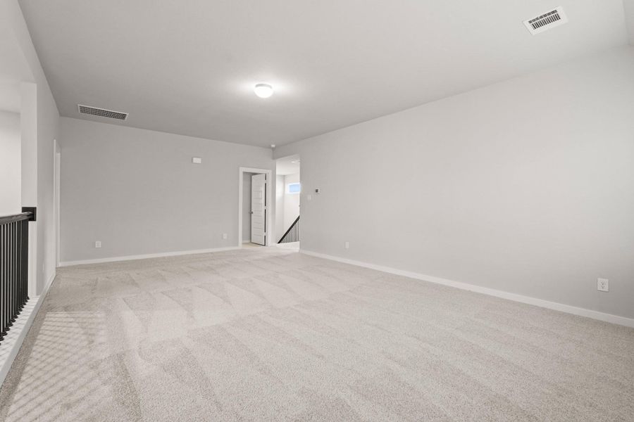 Spacious, unfurnished interior of a new home in Morton Creek Ranch, Katy (Image 11).