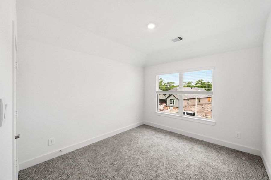 Spacious, unfurnished interior of a new home in Hills of Westlake, Conroe (Image 28).