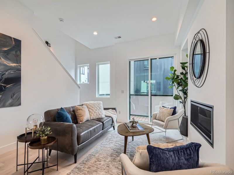 17 2nd Floor Living Room.jpg