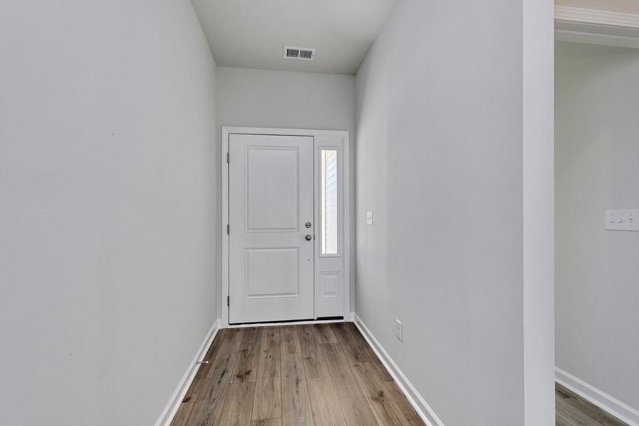 Spacious, unfurnished interior of a new home in Allston Park, Calabash (Image 14).
