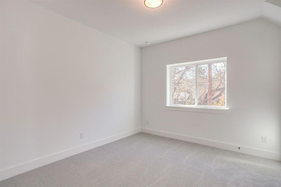 Spacious, unfurnished interior of a new home in Terrace Oaks, Arlington (Image 36).
