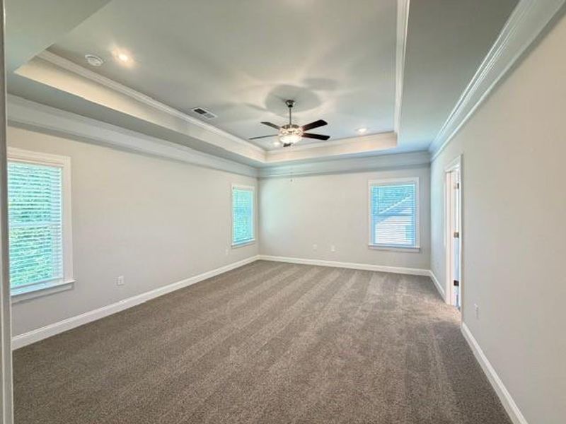 Spacious, unfurnished interior of a new home in Tuscany Hills, Douglasville (Image 24).