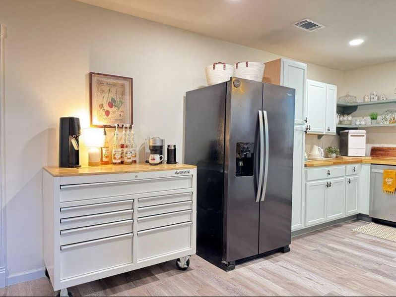 Furnished interior view inside a new home in , Waco (Image 16).