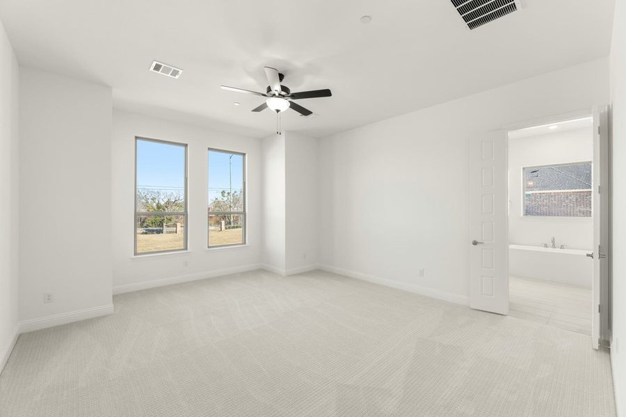Spacious, unfurnished interior of a new home in Las Brisas at Stoney Creek, Sunnyvale (Image 27). Spacious, unfurnished interior of a new home in Las Brisas at Stoney Creek, Sunnyvale (Image 27).