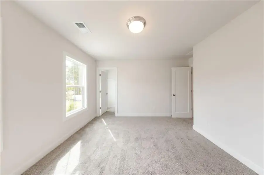 Spacious, unfurnished interior of a new home in , Marietta (Image 19).