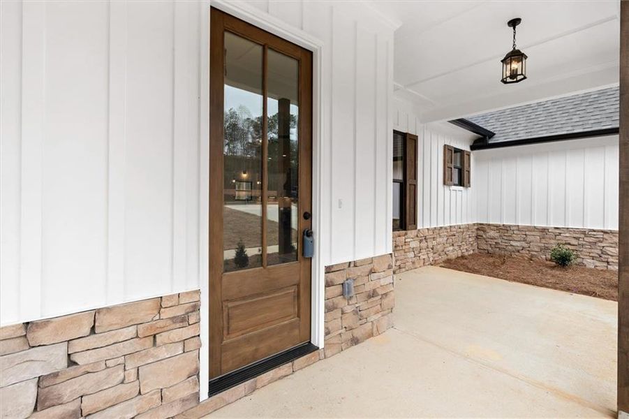 Exterior details and patio area of a home in , Rockmart (Image 4).