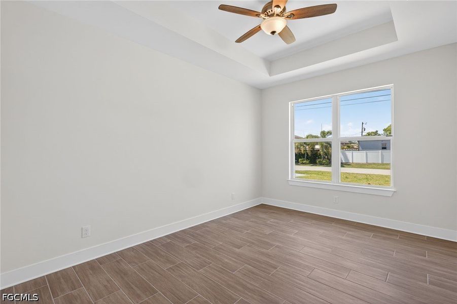 Spacious, unfurnished interior of a new home in Cape Coral, Cape Coral (Image 29).