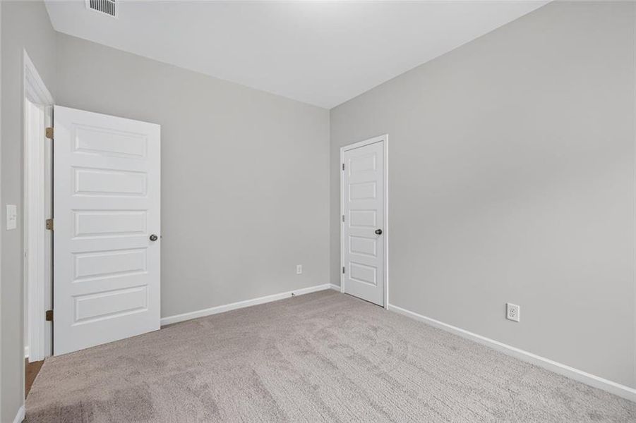 Spacious, unfurnished interior of a new home in Allen Manor, Hoschton (Image 35).