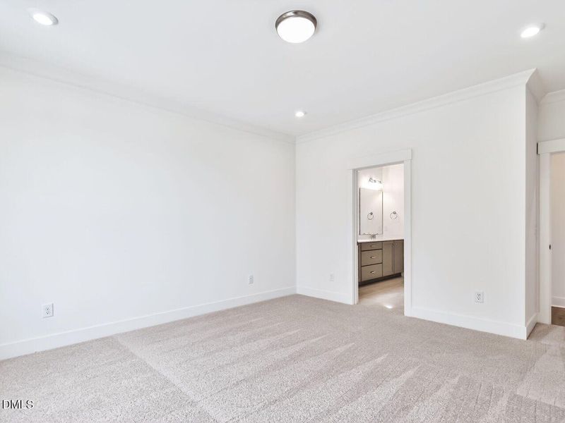019-1280x960-primary-bedroom