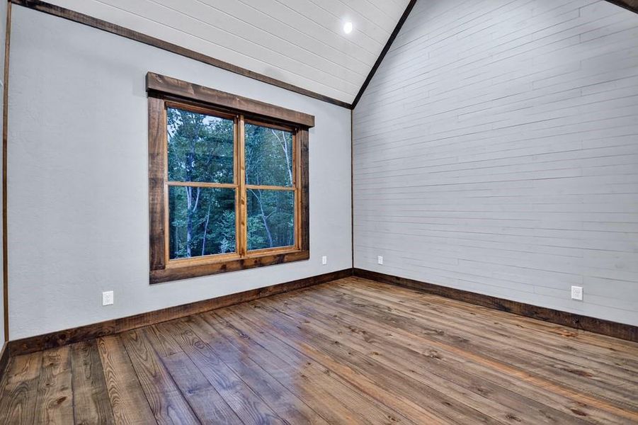 Spacious, unfurnished interior of a new home in , Mineral Bluff (Image 19).