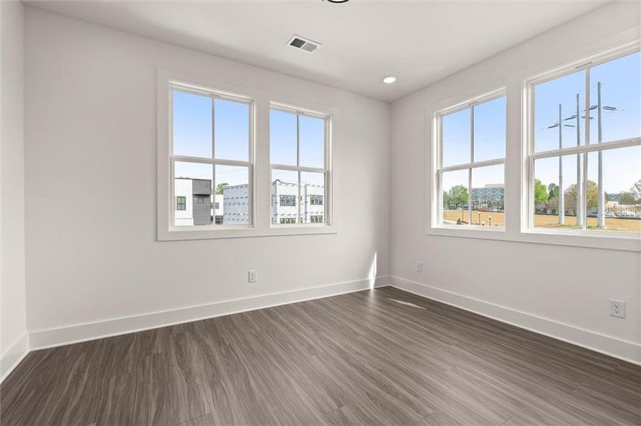 Spacious, unfurnished interior of a new home in , Alpharetta (Image 20).