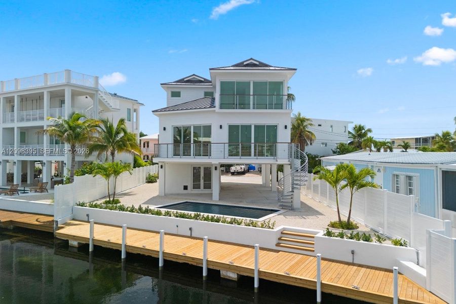 Condo located in Key Largo, FL showcasing its design and architecture (Image 47).