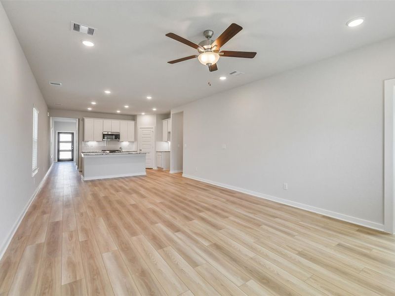 Spacious, unfurnished interior of a new home in Lakes at Black Oak, Magnolia (Image 15). Spacious, unfurnished interior of a new home in Lakes at Black Oak, Magnolia (Image 15).