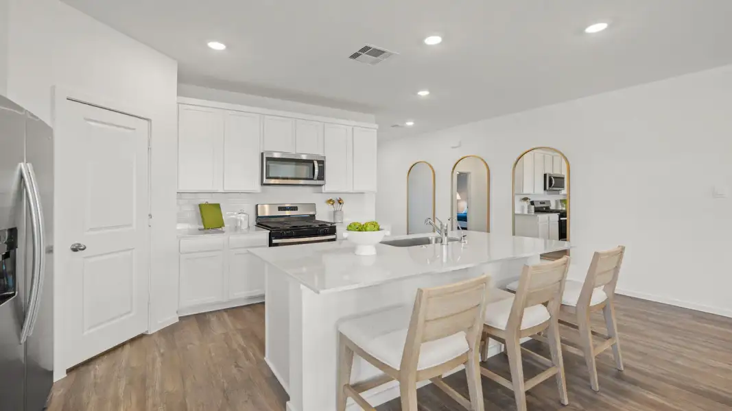 Furnished interior view inside a new home in East Williams Cove, Conroe (Image 9).