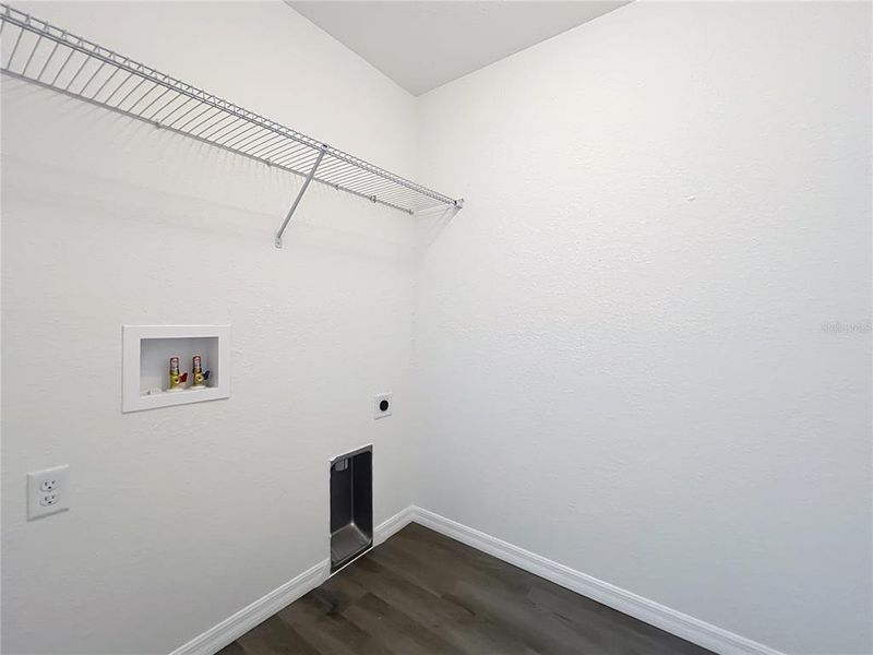 Spacious, unfurnished interior of a new home in , Dunnellon (Image 15).