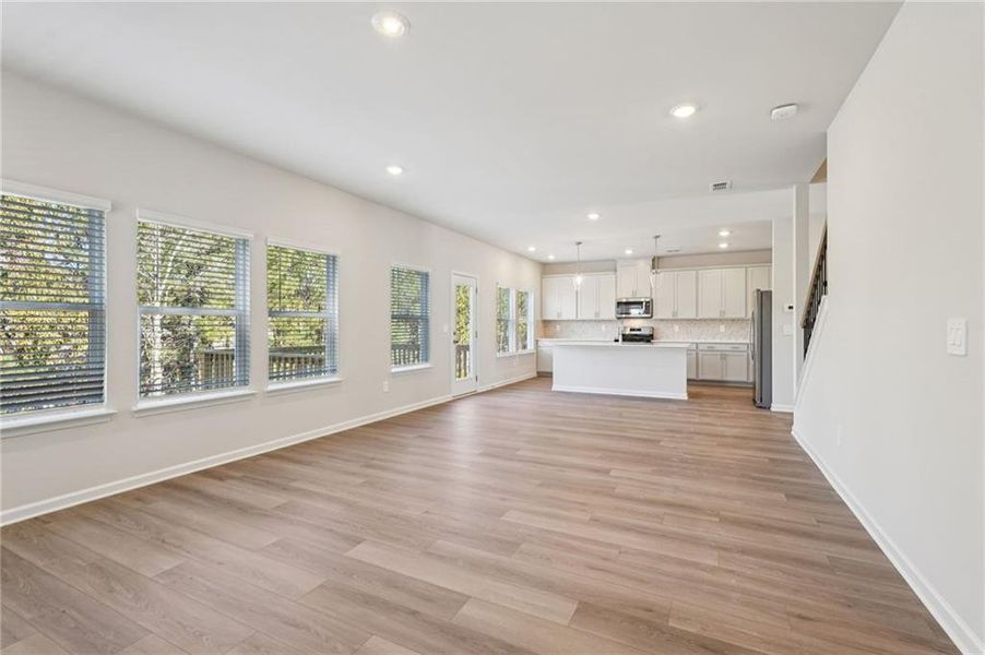 Spacious, unfurnished interior of a new home in Ivey Township, Dallas (Image 38).