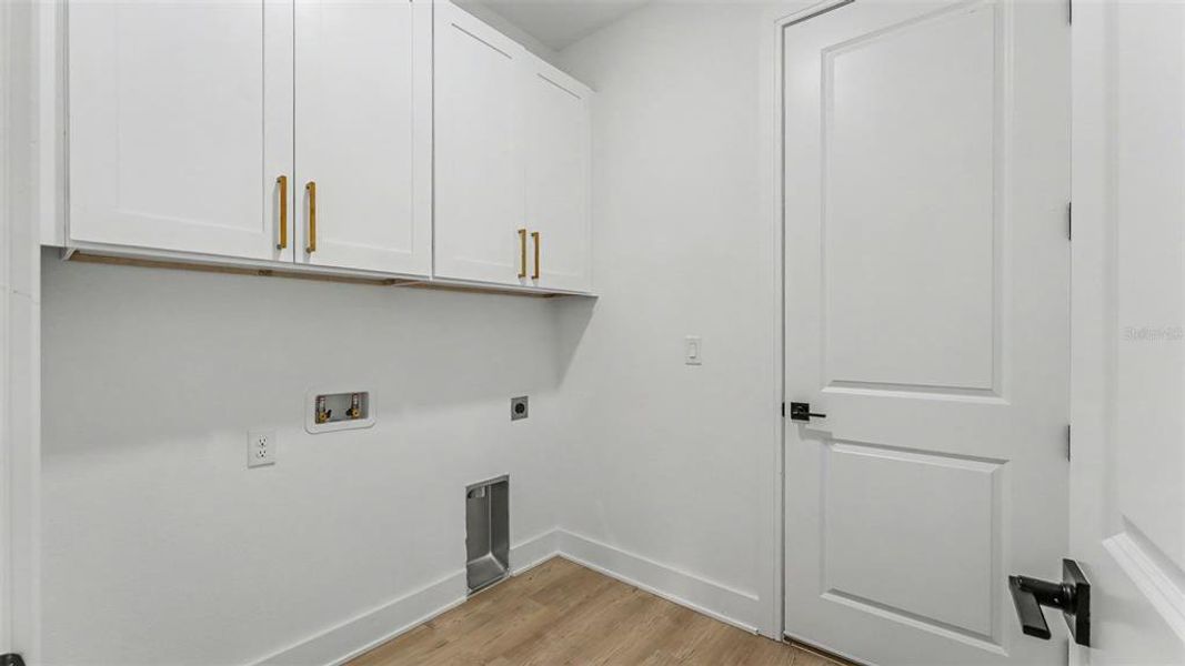 Spacious, unfurnished interior of a new home in , Davenport (Image 28).