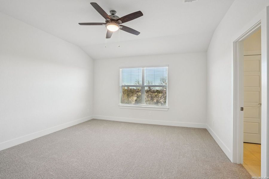 Spacious, unfurnished interior of a new home in Carmel Ranch, Schertz (Image 28).