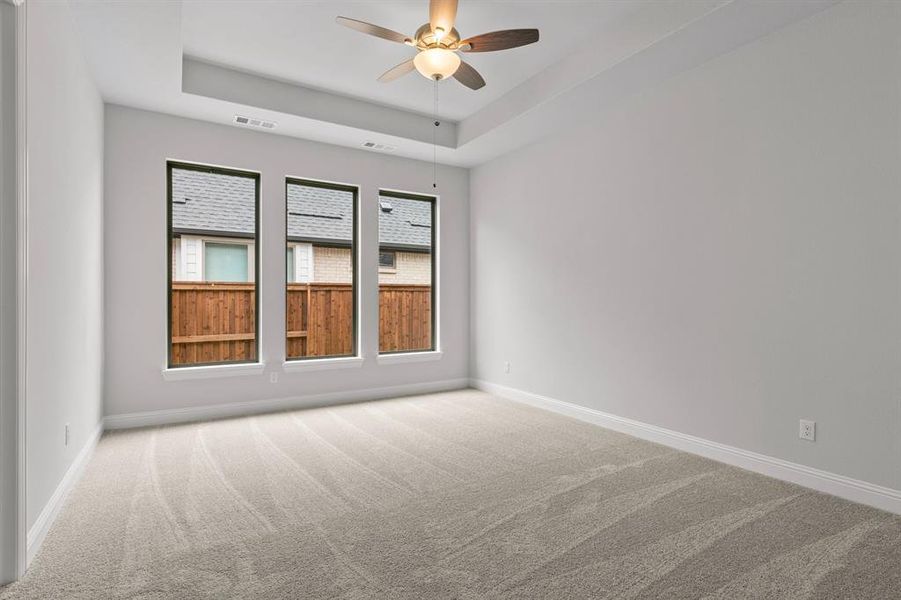 Spacious, unfurnished interior of a new home in Windsong Ranch, Prosper (Image 17). Spacious, unfurnished interior of a new home in Windsong Ranch, Prosper (Image 17).