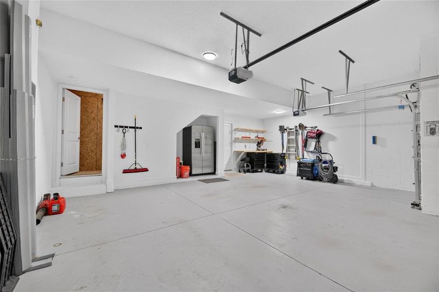 Spacious, unfurnished interior of a new home in Southshore Bay Active Adult, Wimauma (Image 26).