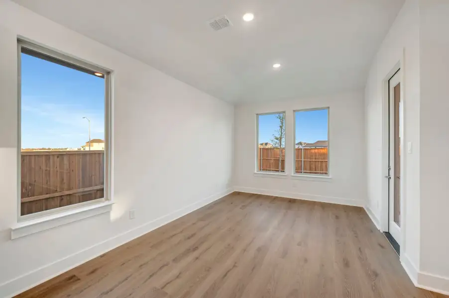 Spacious, unfurnished interior of a new home in LaPrelle, Fort Worth (Image 23).
